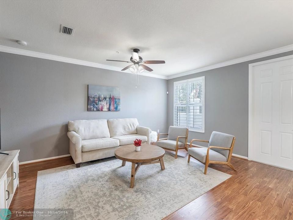 Recently Sold: $490,000 (3 beds, 2 baths, 1768 Square Feet)