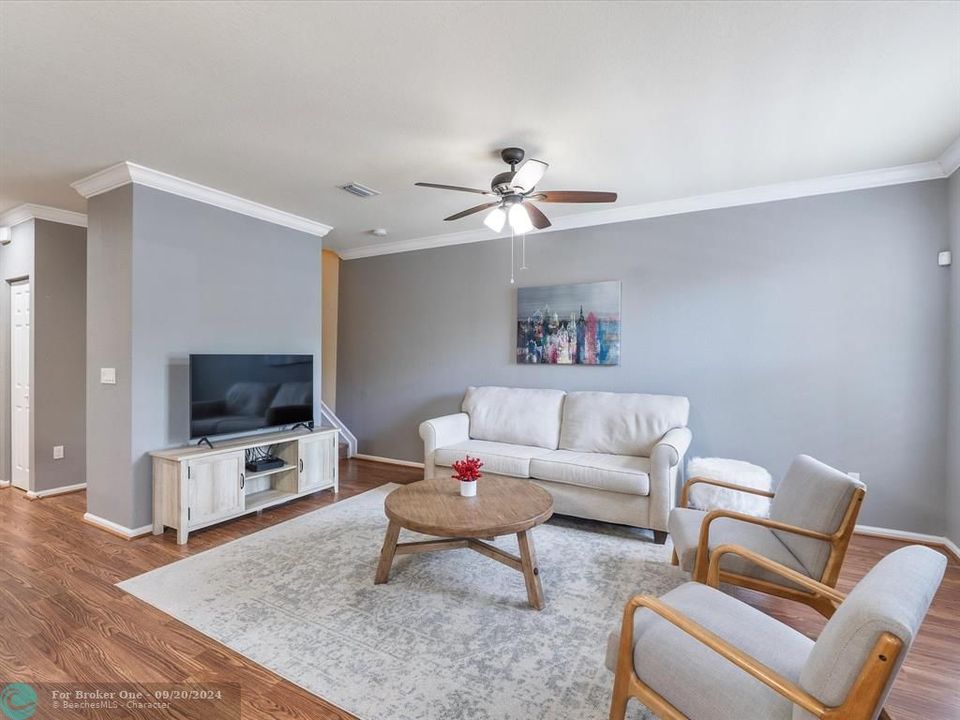 Recently Sold: $490,000 (3 beds, 2 baths, 1768 Square Feet)