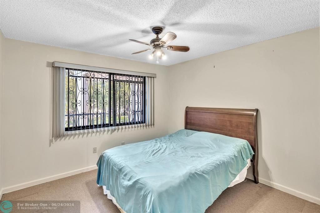 For Sale: $185,000 (2 beds, 2 baths, 1255 Square Feet)