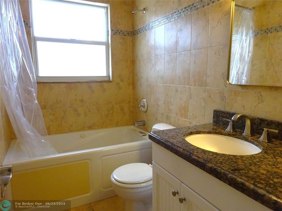 出租: $2,000 (2 贝兹, 2 浴室, 915 平方英尺)