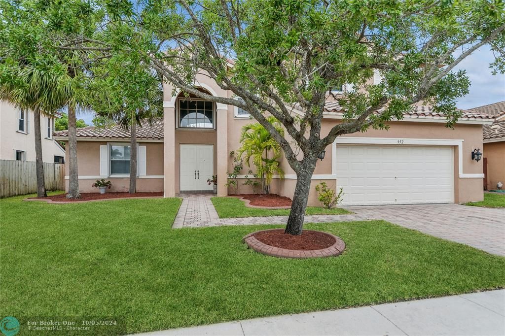 Recently Sold: $860,000 (5 beds, 3 baths, 2742 Square Feet)