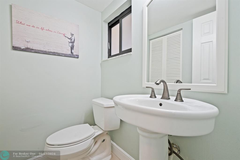待售: $449,000 (2 贝兹, 2 浴室, 1398 平方英尺)