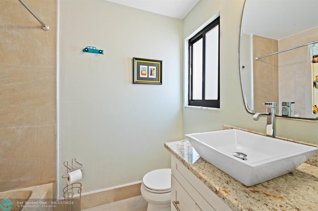 For Sale: $449,000 (2 beds, 2 baths, 1398 Square Feet)