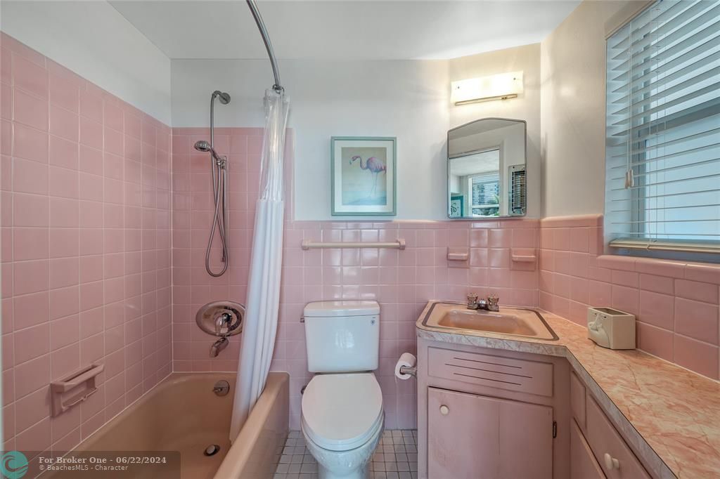 待售: $399,000 (2 贝兹, 2 浴室, 1030 平方英尺)