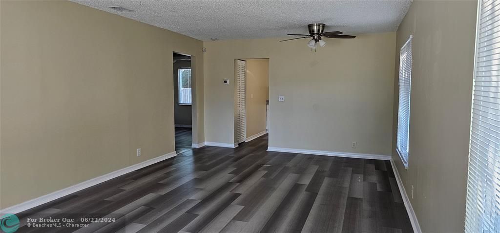 Recently Rented: $2,200 (3 beds, 1 baths, 1782 Square Feet)
