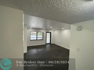 For Sale: $2,100 (2 beds, 2 baths, 925 Square Feet)