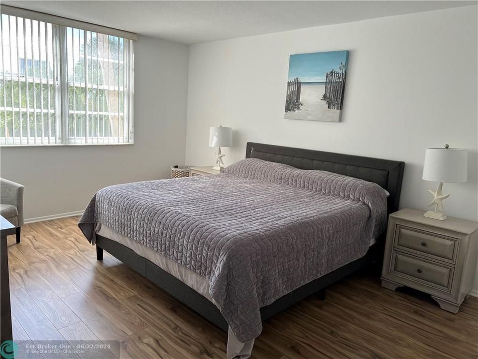 For Rent: $4,500 (2 beds, 2 baths, 1210 Square Feet)