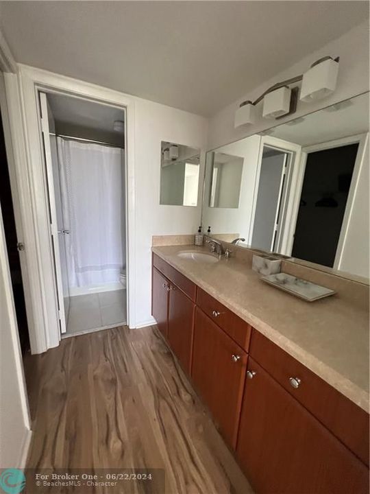 For Rent: $4,000 (2 beds, 2 baths, 1210 Square Feet)