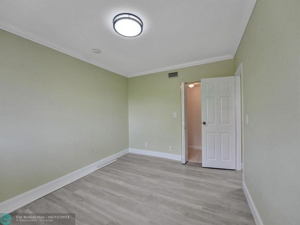 For Sale: $232,500 (2 beds, 2 baths, 1179 Square Feet)