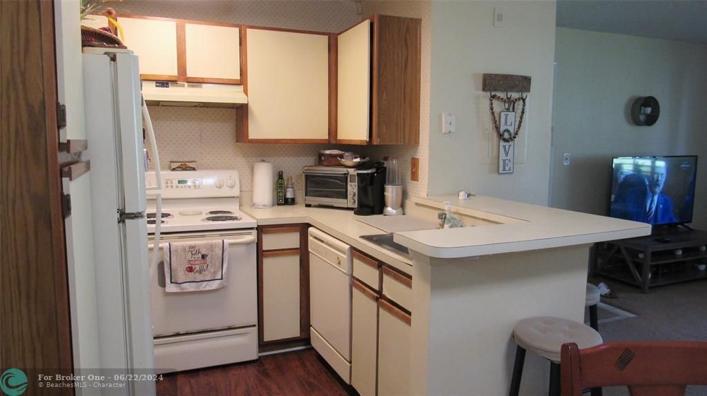 For Rent: $1,650 (1 beds, 1 baths, 862 Square Feet)