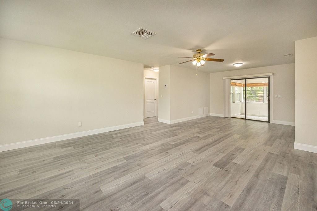 For Sale: $359,000 (3 beds, 2 baths, 1458 Square Feet)