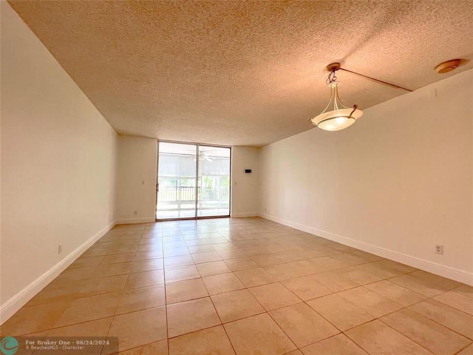 For Rent: $2,150 (2 beds, 2 baths, 1000 Square Feet)
