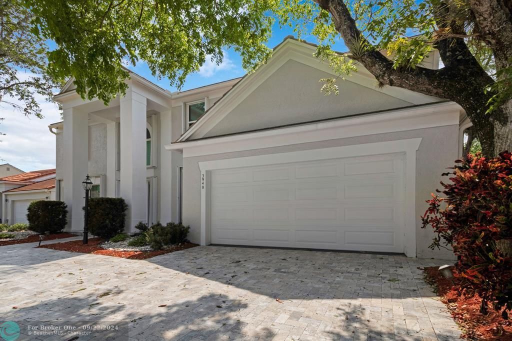 Recently Sold: $715,000 (4 beds, 3 baths, 2863 Square Feet)