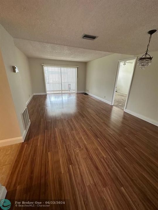 For Rent: $1,750 (2 beds, 2 baths, 888 Square Feet)