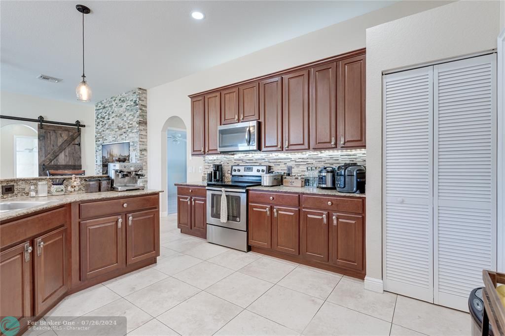 For Sale: $479,000 (4 beds, 3 baths, 2358 Square Feet)