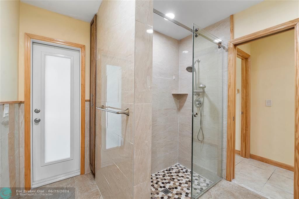 待售: $972,000 (5 贝兹, 3 浴室, 3491 平方英尺)