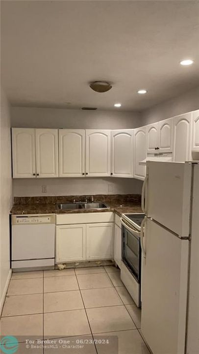 Active With Contract: $2,595 (4 beds, 2 baths, 1224 Square Feet)