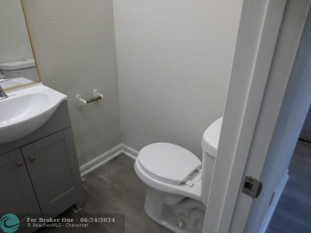 Recently Rented: $1,400 (1 beds, 1 baths, 1730 Square Feet)