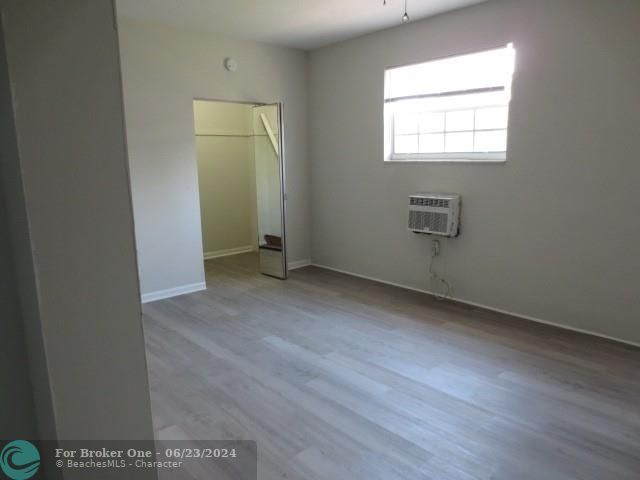 Recently Rented: $1,400 (1 beds, 1 baths, 1730 Square Feet)
