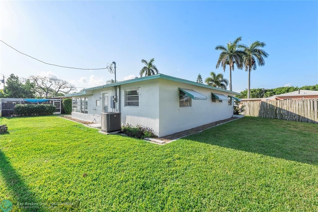 Active With Contract: $399,900 (3 beds, 2 baths, 1839 Square Feet)