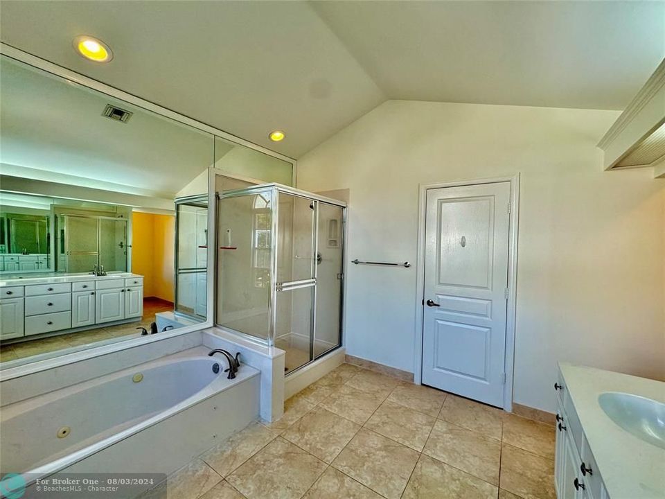 В аренду: $3,900 (3 спален, 2 ванн, 1719 Квадратных фут)