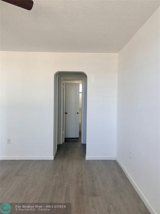 For Rent: $1,800 (1 beds, 1 baths, 763 Square Feet)