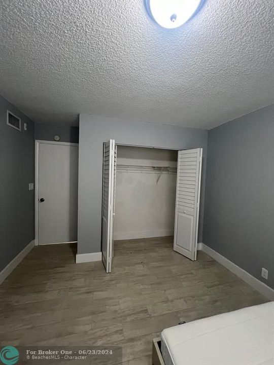 For Rent: $2,200 (2 beds, 2 baths, 910 Square Feet)