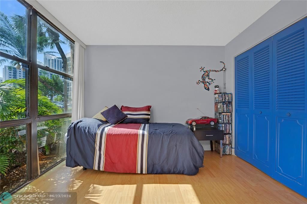 For Sale: $390,000 (3 beds, 2 baths, 1430 Square Feet)