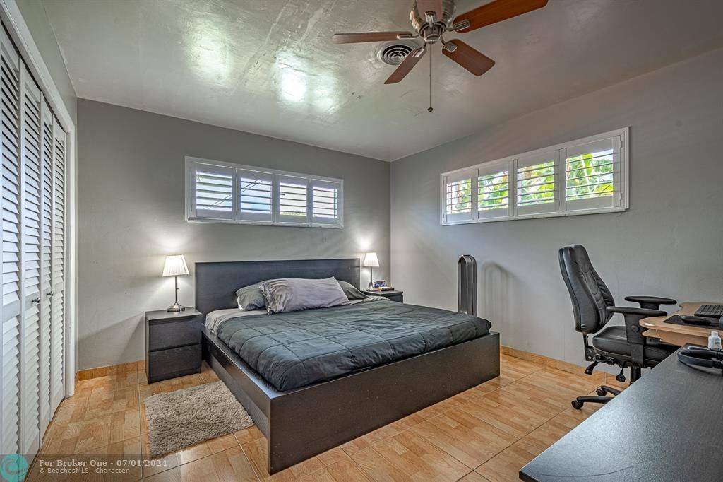 Active With Contract: $575,000 (3 beds, 2 baths, 1483 Square Feet)