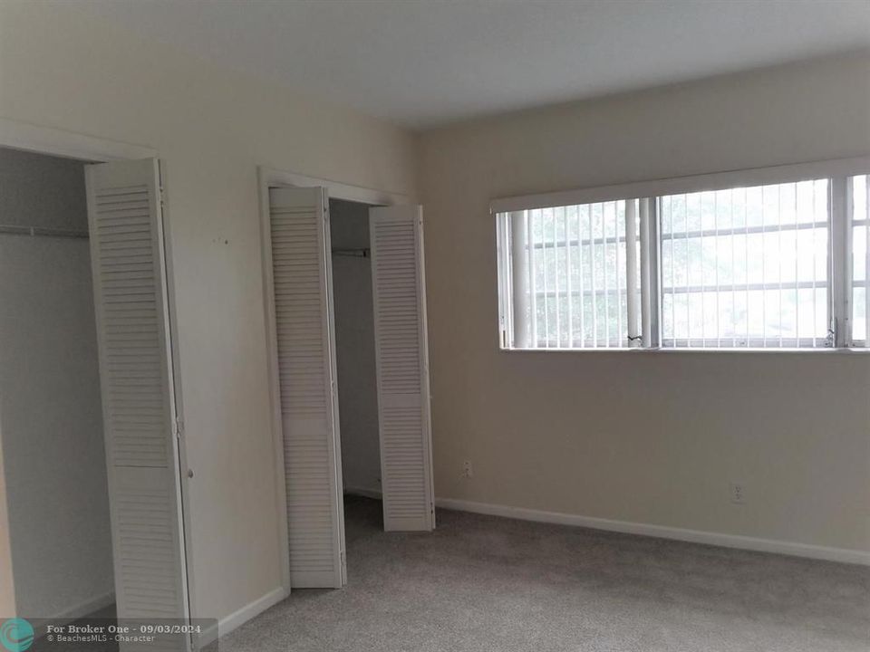 Active With Contract: $1,450 (1 beds, 1 baths, 614 Square Feet)