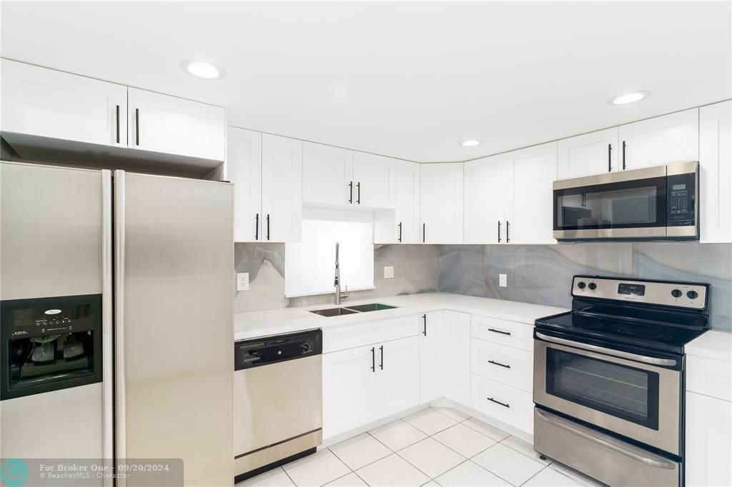 Recently Sold: $319,999 (3 beds, 2 baths, 1590 Square Feet)