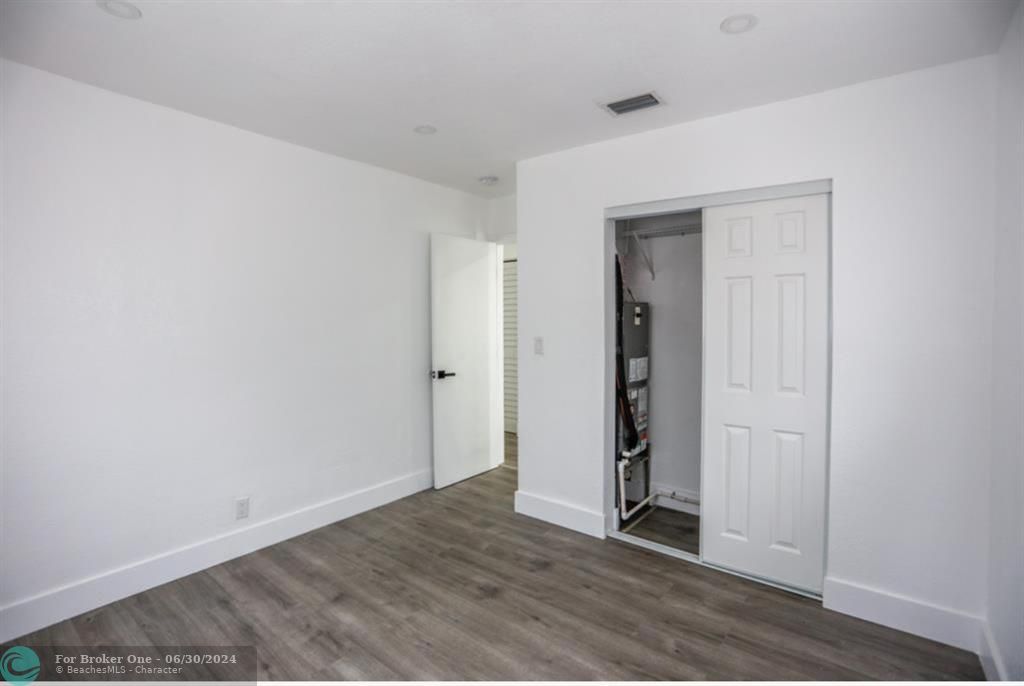 Active With Contract: $975,000 (0 beds, 0 baths, 2976 Square Feet)