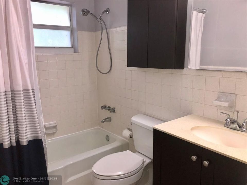 For Rent: $1,600 (0 beds, 1 baths, 400 Square Feet)