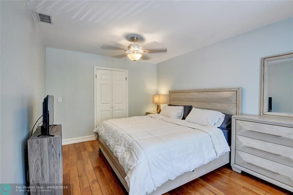 Active With Contract: $3,250 (3 beds, 2 baths, 1587 Square Feet)