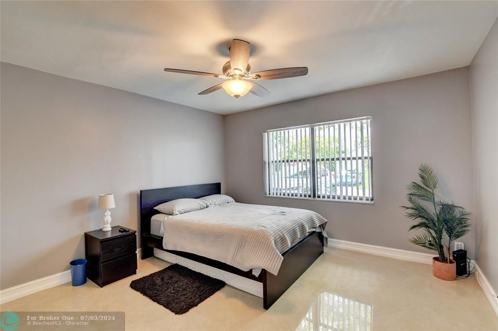 Active With Contract: $3,250 (3 beds, 2 baths, 1587 Square Feet)