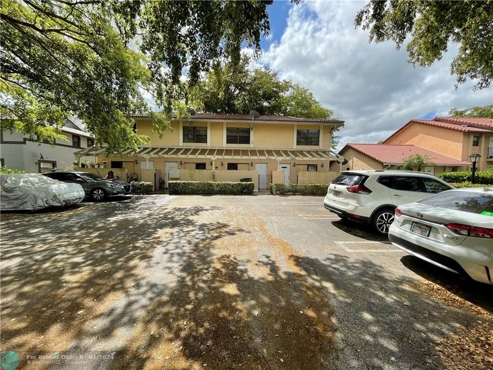 Recently Sold: $229,900 (2 beds, 2 baths, 1140 Square Feet)