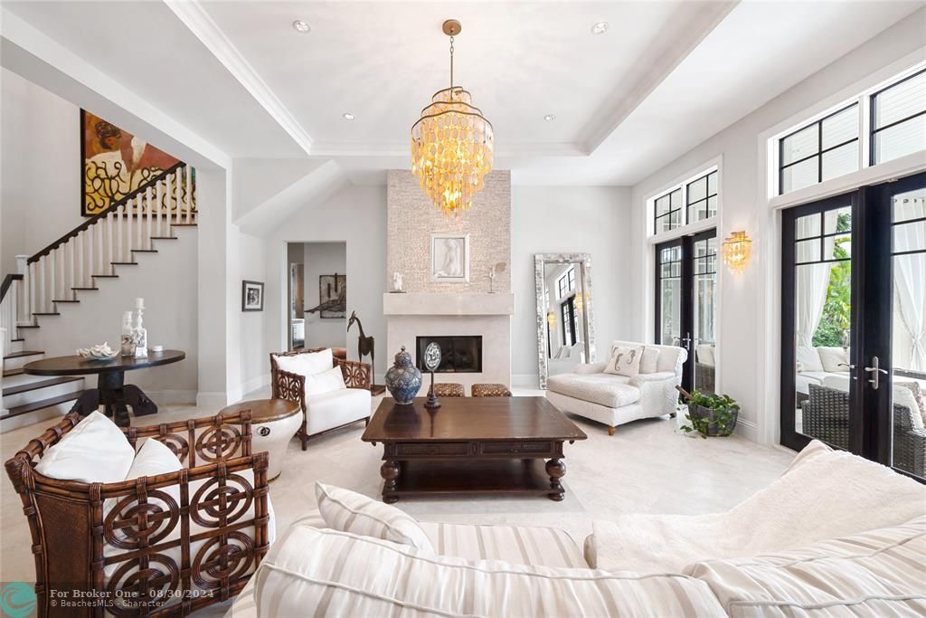 For Sale: $7,495,000 (6 beds, 5 baths, 6186 Square Feet)