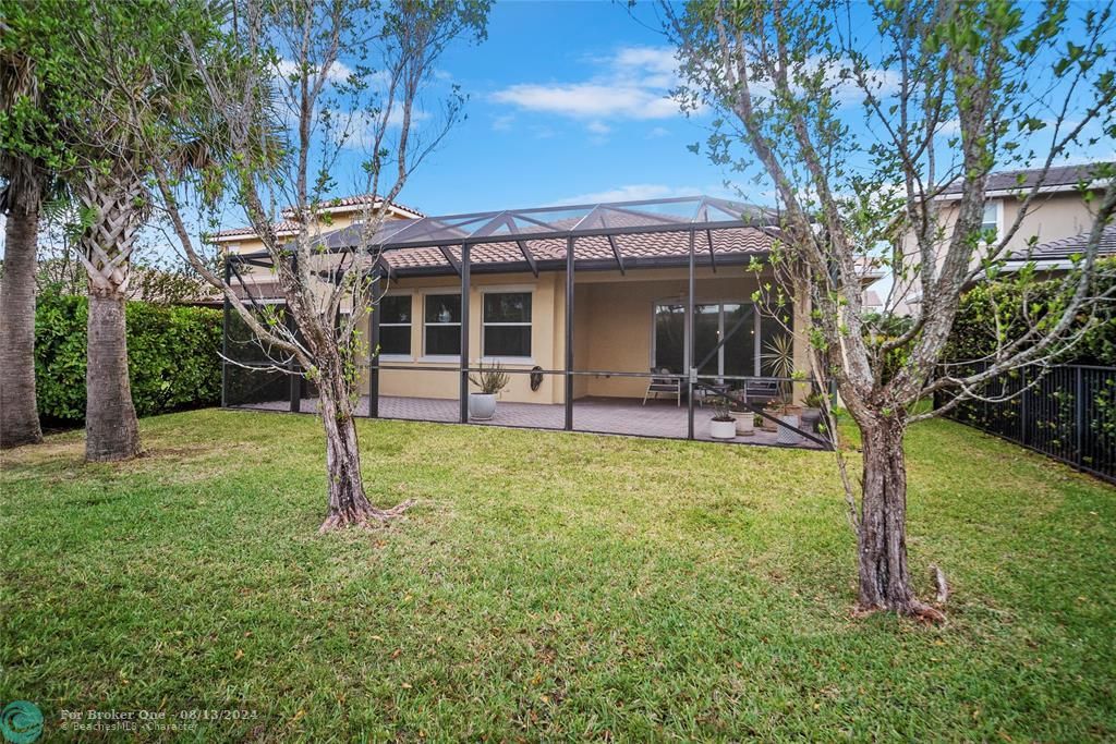 Active With Contract: $699,900 (4 beds, 2 baths, 2094 Square Feet)