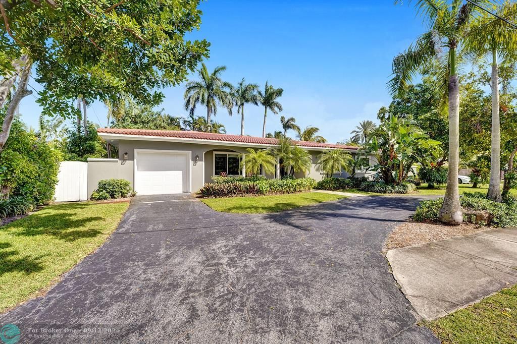 Recently Sold: $1,299,000 (3 beds, 2 baths, 1775 Square Feet)