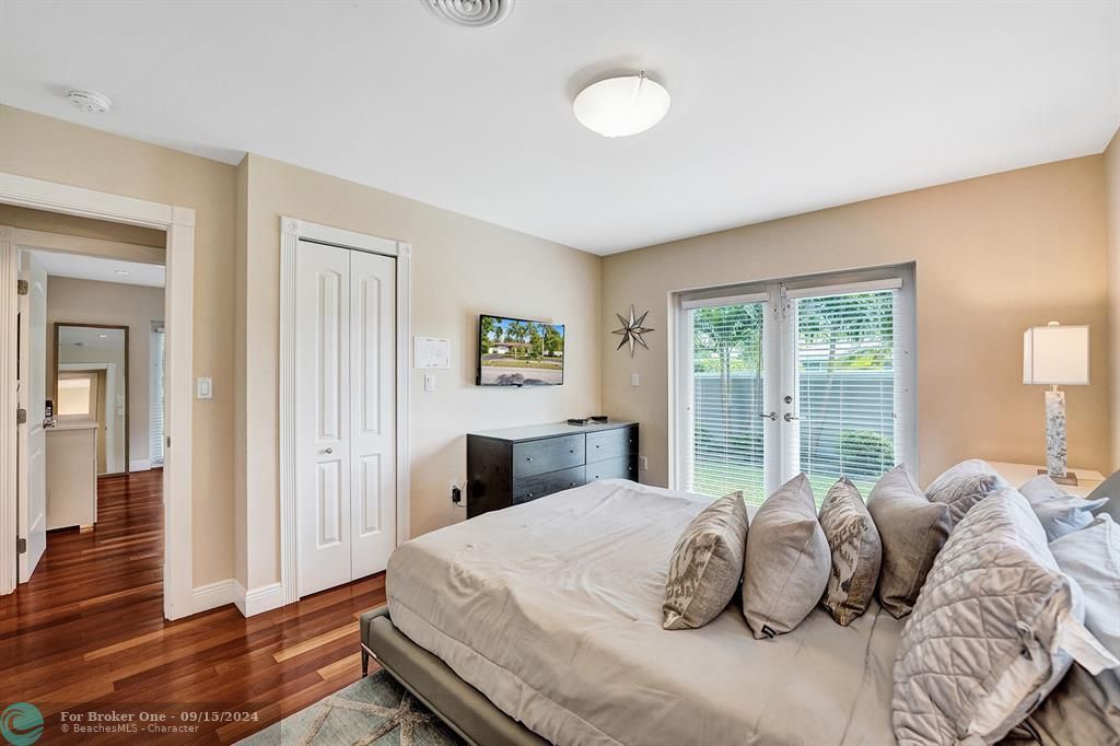 Recently Sold: $1,299,000 (3 beds, 2 baths, 1775 Square Feet)