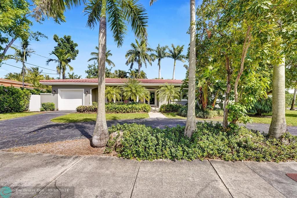 Recently Sold: $1,299,000 (3 beds, 2 baths, 1775 Square Feet)