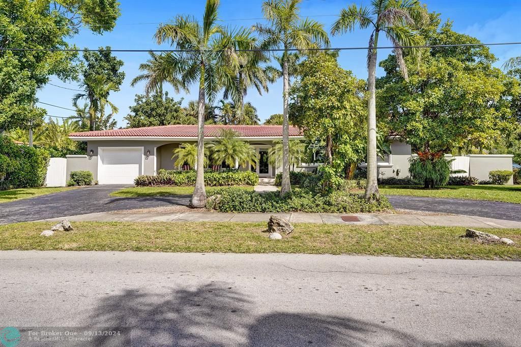 Recently Sold: $1,299,000 (3 beds, 2 baths, 1775 Square Feet)