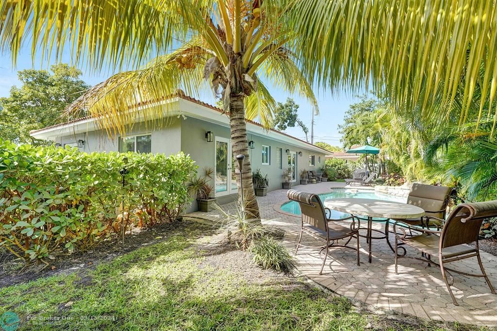 Recently Sold: $1,299,000 (3 beds, 2 baths, 1775 Square Feet)