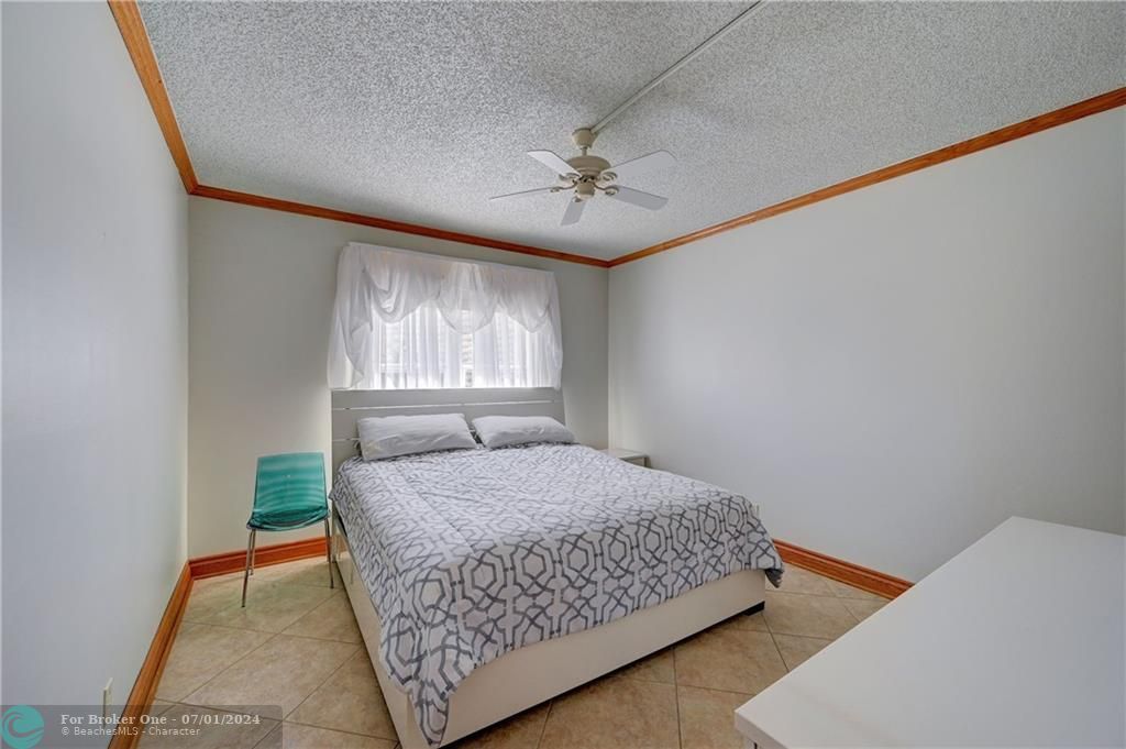 For Rent: $2,550 (2 beds, 2 baths, 990 Square Feet)