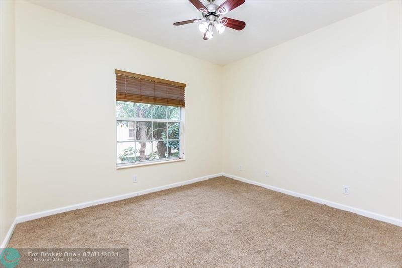 Active With Contract: $2,600 (3 beds, 2 baths, 1332 Square Feet)