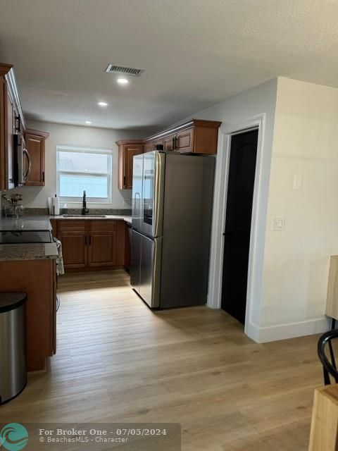 For Rent: $3,700 (2 beds, 2 baths, 1031 Square Feet)