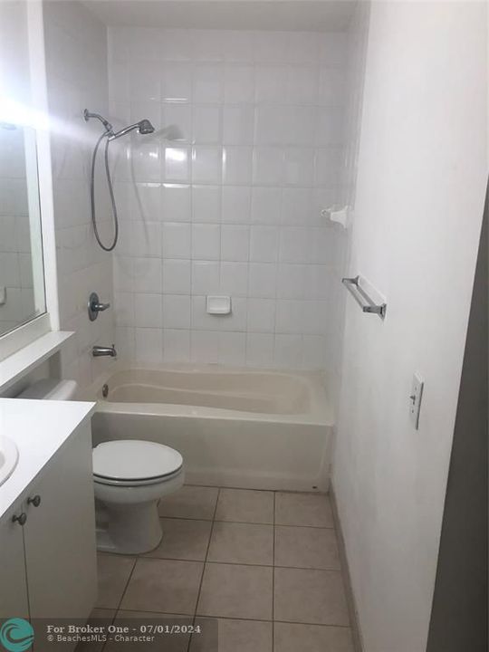 Active With Contract: $1,699 (1 beds, 1 baths, 691 Square Feet)