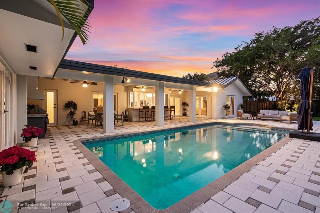 Active With Contract: $2,295,000 (5 beds, 3 baths, 3023 Square Feet)