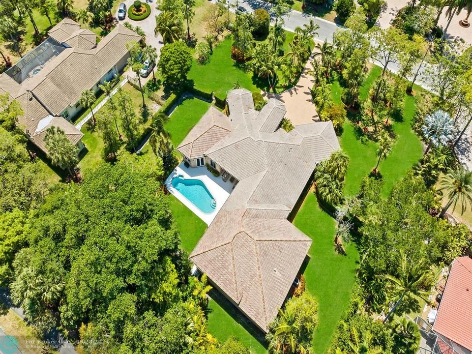 Recently Sold: $1,900,000 (6 beds, 5 baths, 5140 Square Feet)