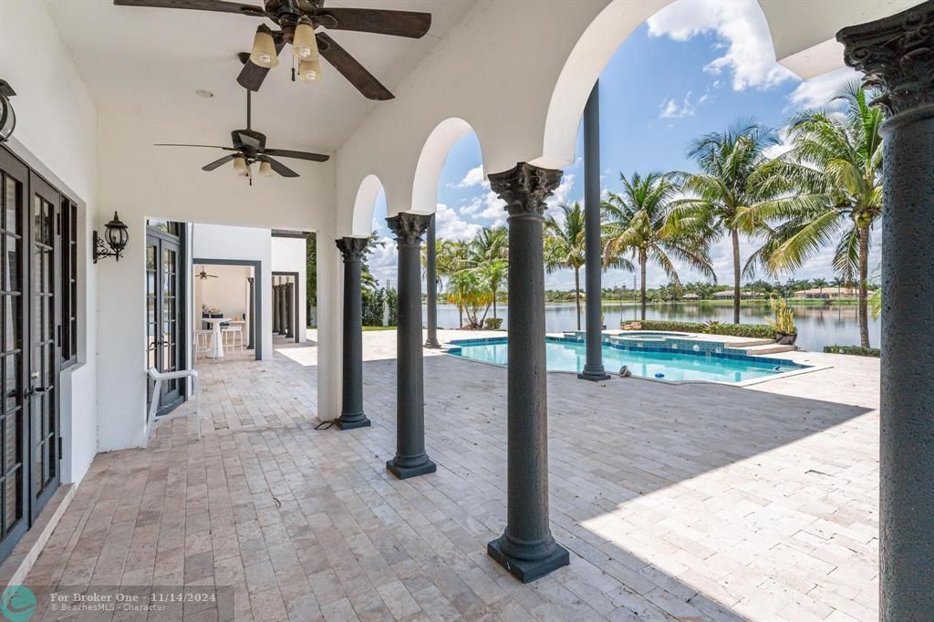 Active With Contract: $3,250,000 (7 beds, 7 baths, 9234 Square Feet)